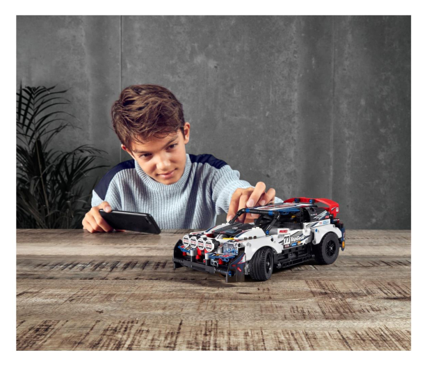 LEGO Technic 42109 Auto wyścigowe Top Gear - 532359 - zdjęcie 4