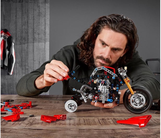 LEGO Technic 42107 Ducati Panigale V4 R - 562805 - zdjęcie 2