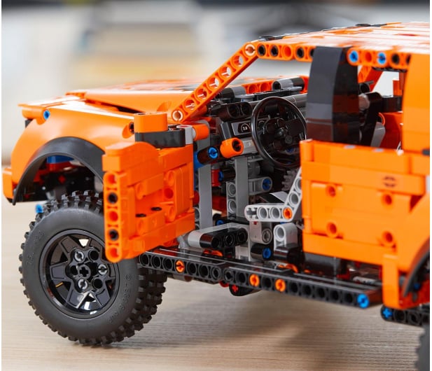 LEGO Technic™ 42126 Ford® F-150 Raptor - 1026669 - zdjęcie 4