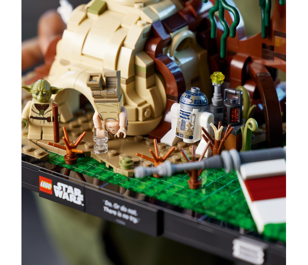 LEGO Star Wars™ 75330 Diorama: Szkolenie Jedi™ na Dagobah™ - 1037692 - zdjęcie 7
