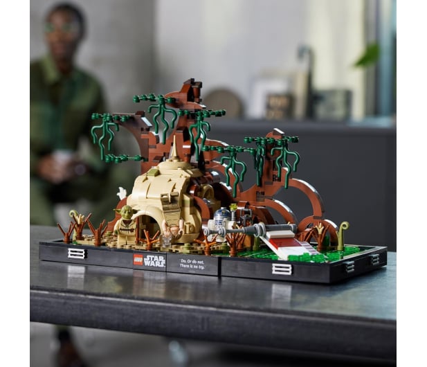 LEGO Star Wars™ 75330 Diorama: Szkolenie Jedi™ na Dagobah™ - 1037692 - zdjęcie 4