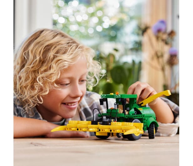 LEGO Technic 42168 John Deere 9700 Forage Harvester - 1203573 - zdjęcie 7