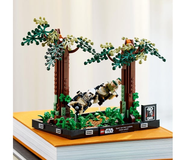 LEGO Star Wars Diorama: Pościg na ścigaczu przez Endor™ 75353 - 1091444 - zdjęcie 9