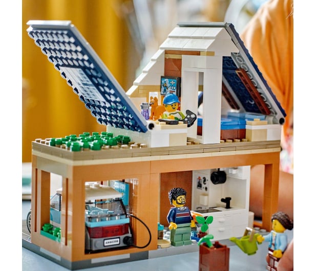 LEGO City 60398 Domek rodzinny i samochód elektryczny - 1144463 - zdjęcie 9