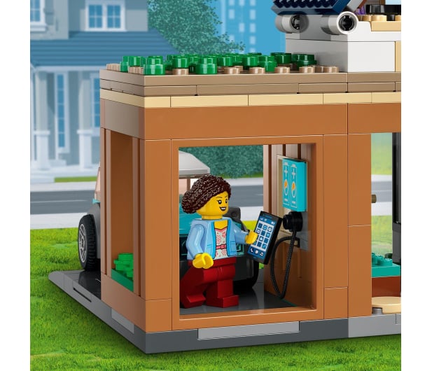 LEGO City 60398 Domek rodzinny i samochód elektryczny - 1144463 - zdjęcie 11