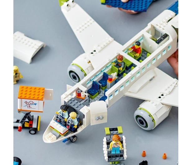 LEGO City 60367 Samolot pasażerski - 1170591 - zdjęcie 12