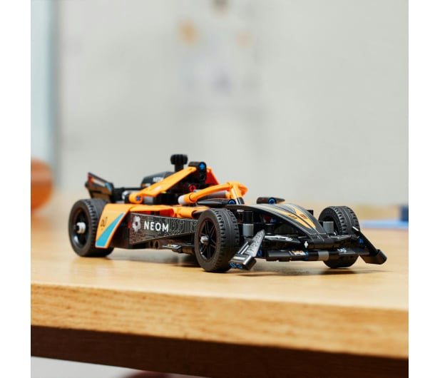 LEGO Technic 42169 NEOM McLaren Formula E Race Car - 1220583 - zdjęcie 11
