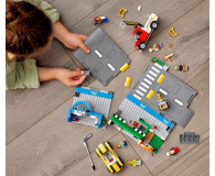 LEGO City 60306 Ulica handlowa - 1015424 - zdjęcie 2