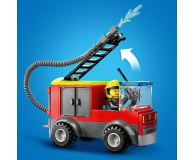 LEGO City 60375 Remiza strażacka i wóz strażacki - 1091241 - zdjęcie 4