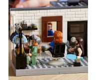 LEGO ICONS 10291 Queer Eye - Mieszkanie Fab Five - 1026668 - zdjęcie 7