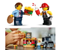 LEGO City 60404 Ciężarówka z burgerami - 1202678 - zdjęcie 5