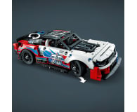 LEGO Technic 42153 Nowy Chevrolet Camaro ZL1 z serii NASCAR® - 1091322 - zdjęcie 4