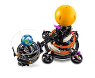 LEGO Technic 42179 Planeta Ziemia i Księżyc na orbicie - 1220588 - zdjęcie 3